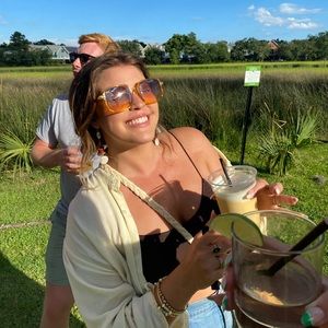 Meet your Posher, Kait Waldo!